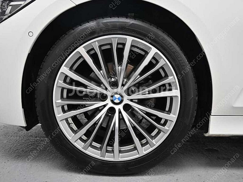 BMW 3시리즈 중고 BMW 320i 중고 승용차 흰색 2022년식 41,091km 320i 럭셔리 중고차이자--6